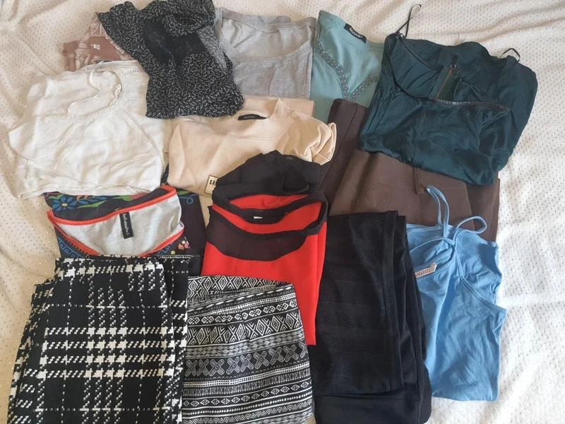 Lot de 15 vêtements femme assortis 40 - L